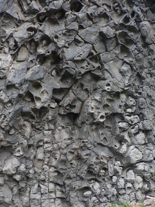 Felsstruktur am Turm